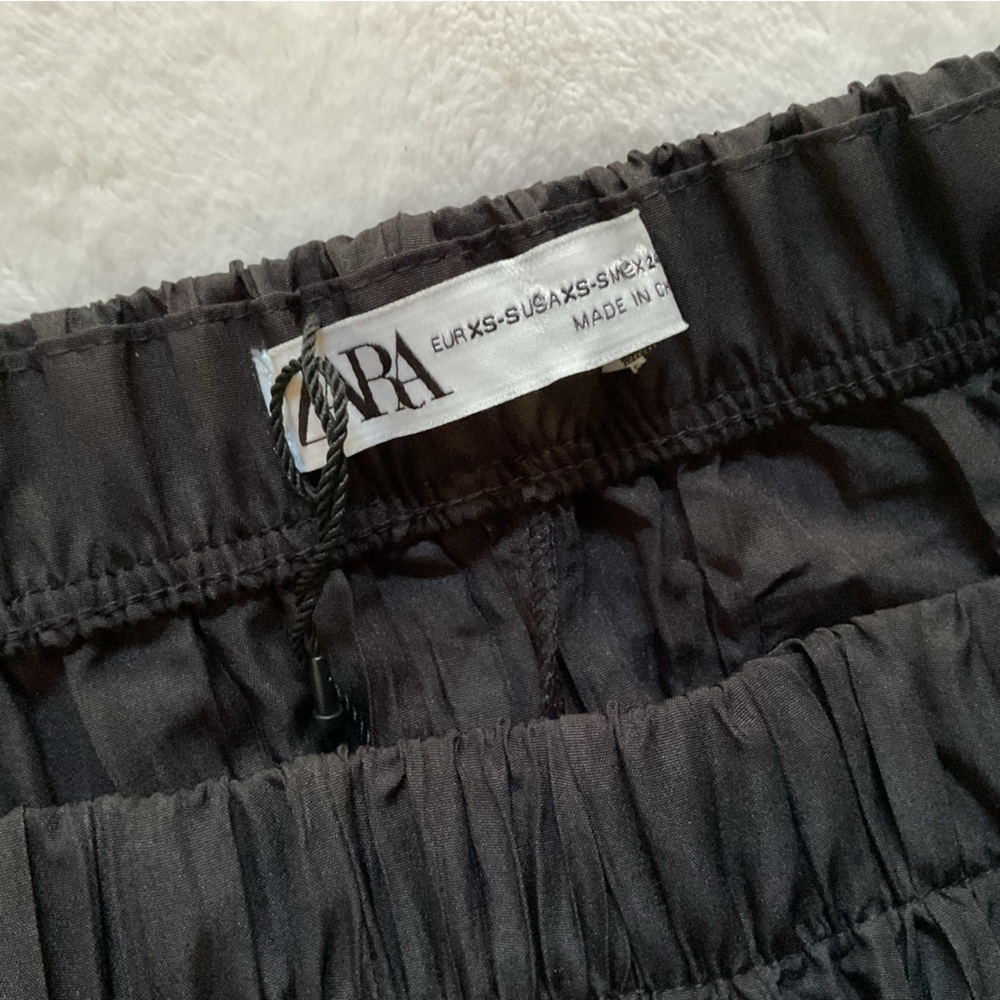Zara WRINKLED MIDI SKIRT ZW COLLECTION XS - Picture 9 of 9